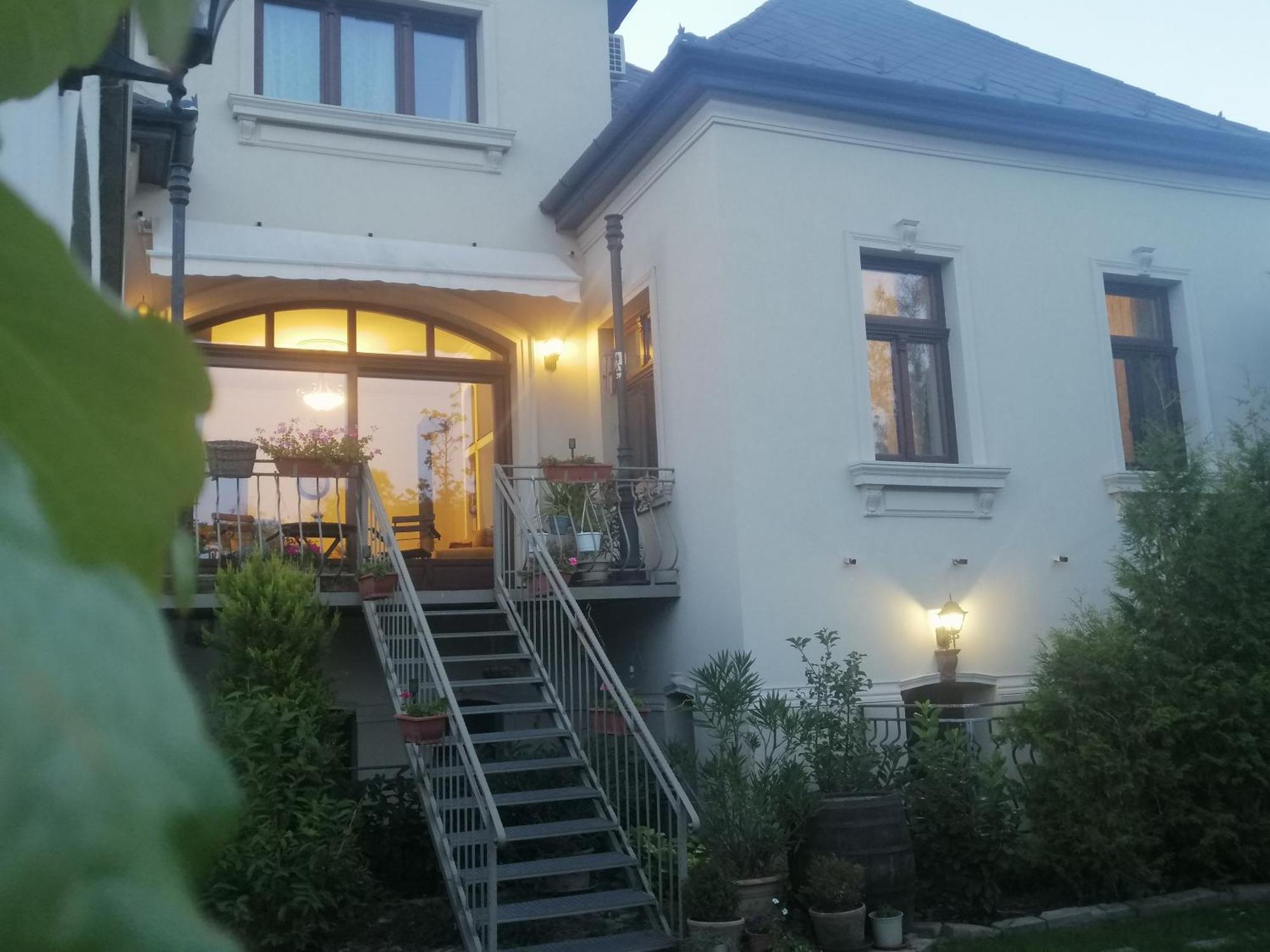 Kuria Apartman With Private Jacuzzi And Pool Budapest Ngoại thất bức ảnh